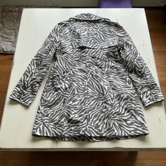 Guess Gray Zebra Print Trench Rain Coat Jacket Large - no belt - Picture 10 of 15